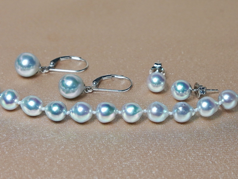 Perlový set z pravých japonských akoya perál v akcii